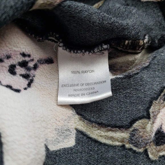 Kendall & Kylie Floral Bell Sleeve Crop Top Black Pink Crochet Lace Trim Small - Picture 7 of 7